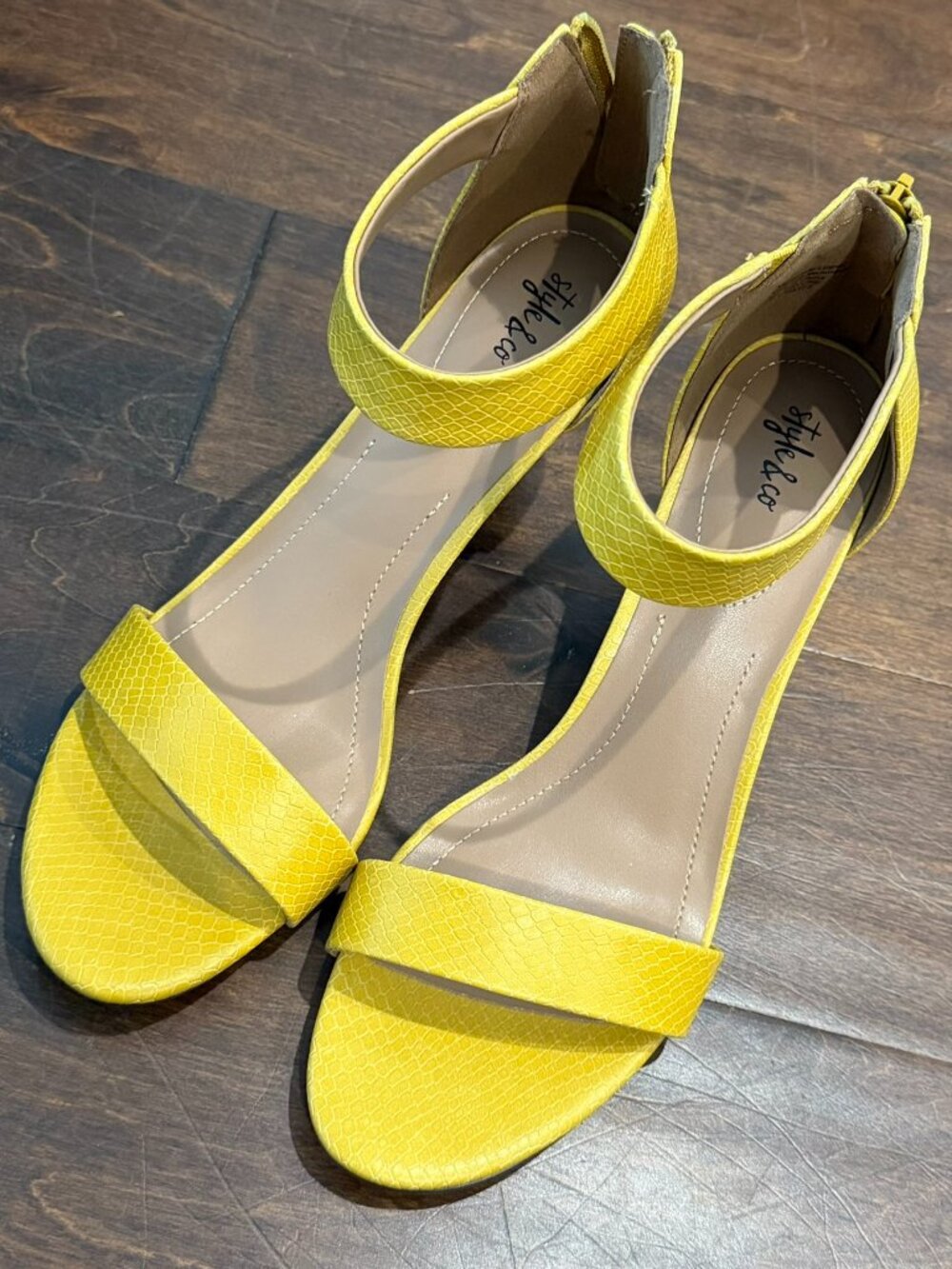 NEW Style & Co Paycee Ankle Strap Sandals Size US 11M Golden Yellow Snake Print